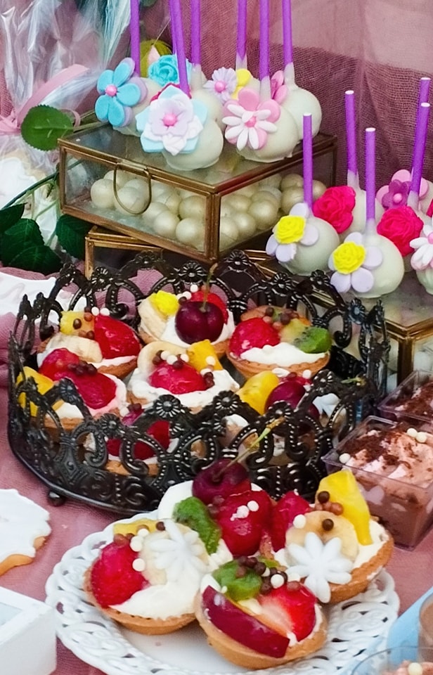 Candy bar 100 ατόμων με θέμα λουλούδια