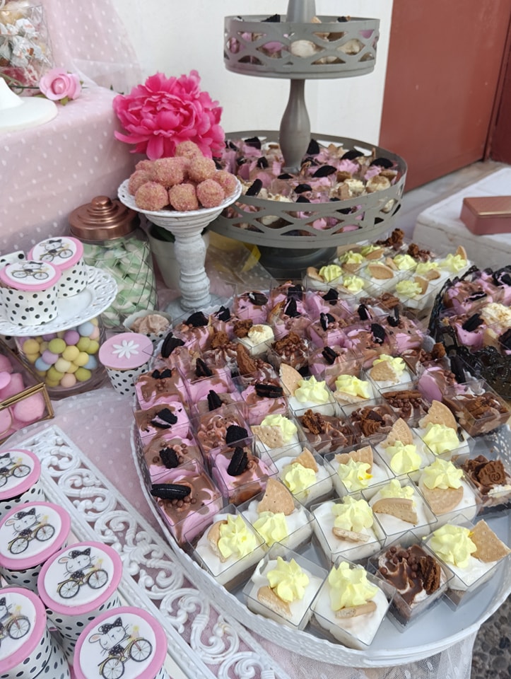 Candy bar 100 ατόμων με θέμα γατούλα