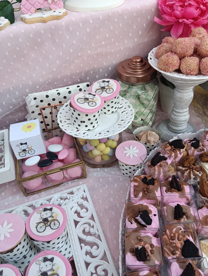 Candy bar 100 ατόμων με θέμα γατούλα
