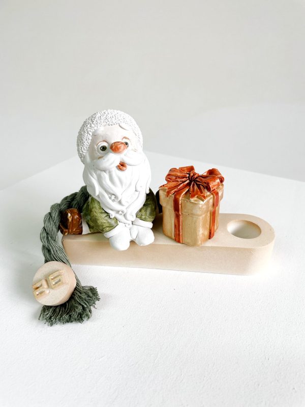 Κηροπήγιο Αη Βασίλης καθιστός Έλενα Μανάκου